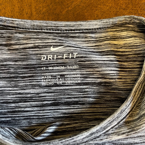 Toddler Girls Matching Nike Set - Picture 3 of 4